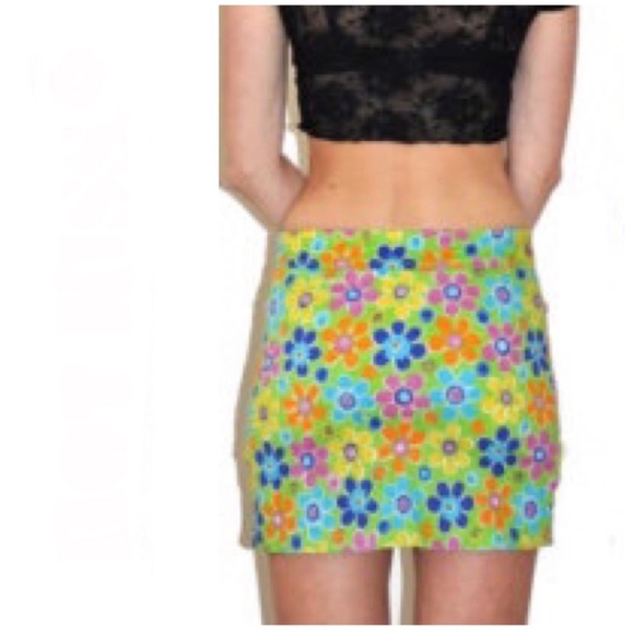 Hot Kiss Dresses & Skirts - Hot Kiss Flowers Stretch Mini Skirt